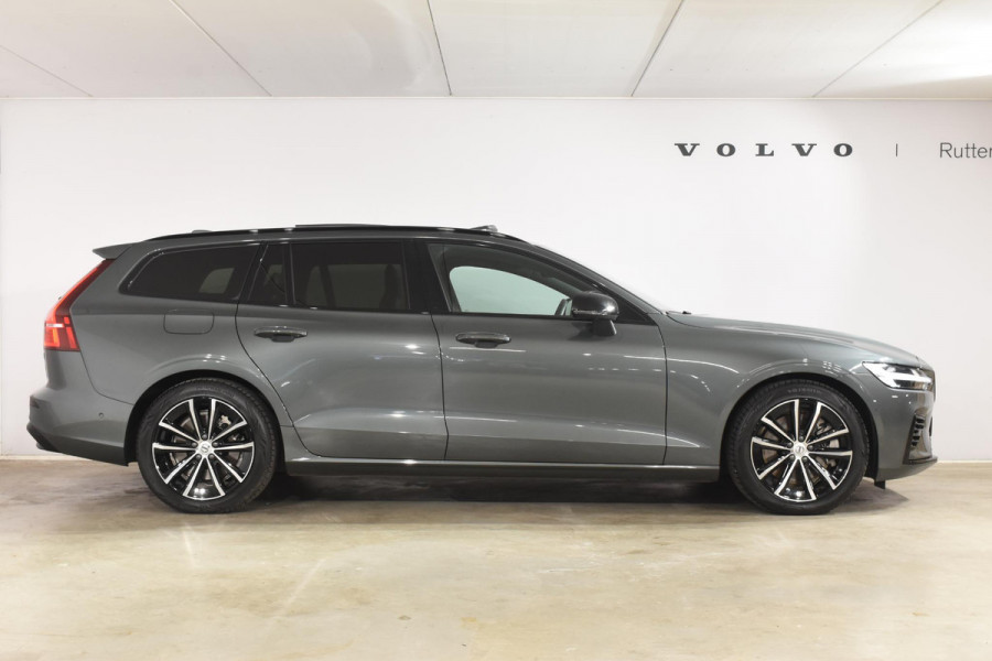 Volvo V60 T8 455PK Plug-in hybrid AWD Plus Dark Adaptive Cruise Control / 360 Camera / Harman Kardon / Head-up display / Panorama schuifdak / Stoel- en stuurverwarming / Stoelverwarming achter / Trekhaak elektrisch wegklapbaar / Elektrische stoelen met geheugen