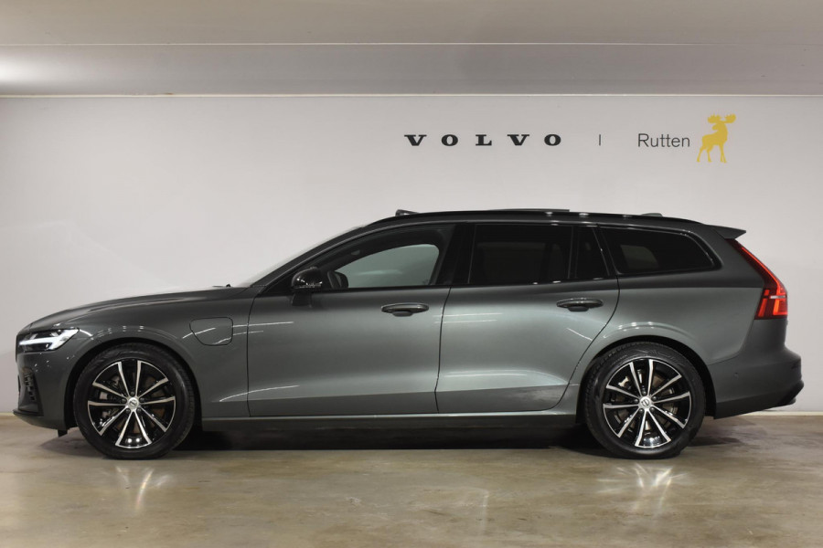 Volvo V60 T8 455PK Plug-in hybrid AWD Plus Dark Adaptive Cruise Control / 360 Camera / Harman Kardon / Head-up display / Panorama schuifdak / Stoel- en stuurverwarming / Stoelverwarming achter / Trekhaak elektrisch wegklapbaar / Elektrische stoelen met geheugen
