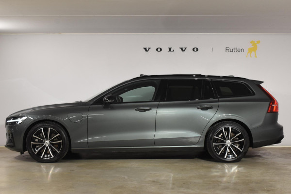 Volvo V60 T8 455PK Plug-in hybrid AWD Plus Dark Adaptive Cruise Control / 360 Camera / Harman Kardon / Head-up display / Panorama schuifdak / Stoel- en stuurverwarming / Stoelverwarming achter / Trekhaak elektrisch wegklapbaar / Elektrische stoelen met geheugen