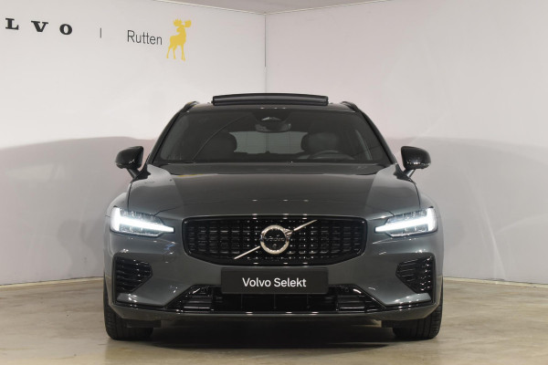 Volvo V60 T8 455PK Plug-in hybrid AWD Plus Dark Adaptive Cruise Control / 360 Camera / Harman Kardon / Head-up display / Panorama schuifdak / Stoel- en stuurverwarming / Stoelverwarming achter / Trekhaak elektrisch wegklapbaar / Elektrische stoelen met geheugen