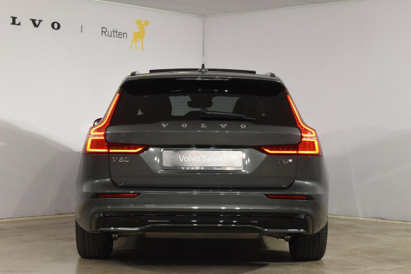 Volvo V60 T8 455PK Plug-in hybrid AWD Plus Dark Adaptive Cruise Control / 360 Camera / Harman Kardon / Head-up display / Panorama schuifdak / Stoel- en stuurverwarming / Stoelverwarming achter / Trekhaak elektrisch wegklapbaar / Elektrische stoelen met geheugen
