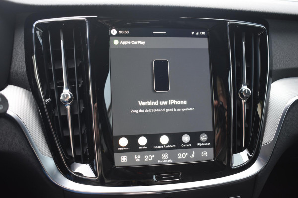 Volvo V60 T8 455PK Plug-in hybrid AWD Plus Dark Adaptive Cruise Control / 360 Camera / Harman Kardon / Head-up display / Panorama schuifdak / Stoel- en stuurverwarming / Stoelverwarming achter / Trekhaak elektrisch wegklapbaar / Elektrische stoelen met geheugen