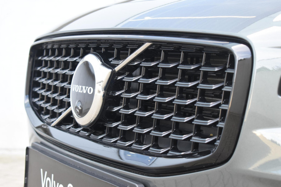 Volvo V60 T8 455PK Plug-in hybrid AWD Plus Dark Adaptive Cruise Control / 360 Camera / Harman Kardon / Head-up display / Panorama schuifdak / Stoel- en stuurverwarming / Stoelverwarming achter / Trekhaak elektrisch wegklapbaar / Elektrische stoelen met geheugen