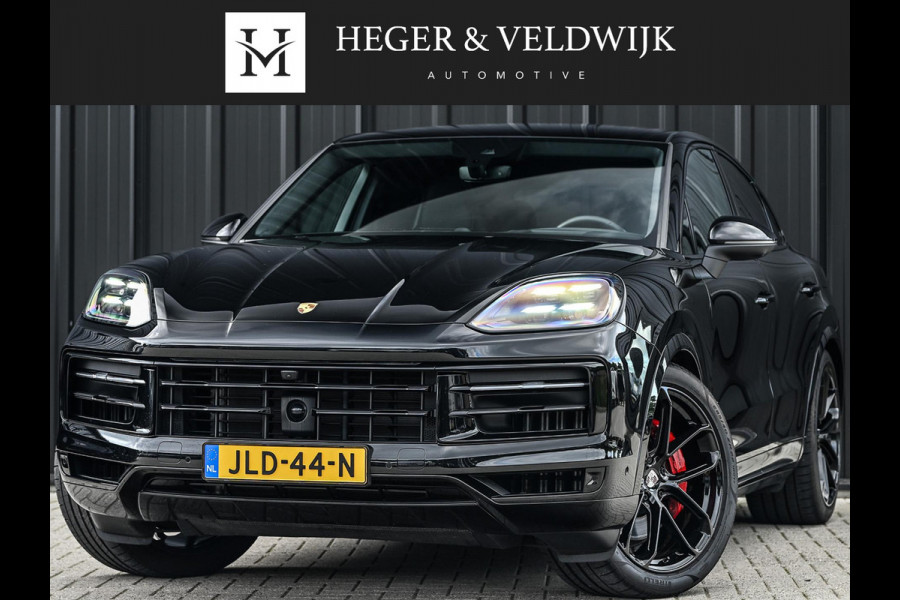 Porsche Cayenne Coupé 3.0 E-Hybrid Black Edition | Sport Chrono | Panoramadak | Bose | HUD | 360 Camera | Stoelventilatie | 18 Wegs Memory | Luchtvering | Soft Close | Ambiance Interieur | Adaptive Cruise | Stuurverwarming | Passagiers Display |