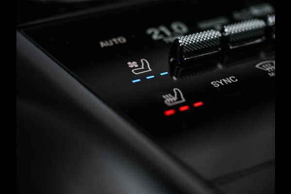 Porsche Cayenne Coupé 3.0 E-Hybrid Black Edition | Sport Chrono | Panoramadak | Bose | HUD | 360 Camera | Stoelventilatie | 18 Wegs Memory | Luchtvering | Soft Close | Ambiance Interieur | Adaptive Cruise | Stuurverwarming | Passagiers Display |