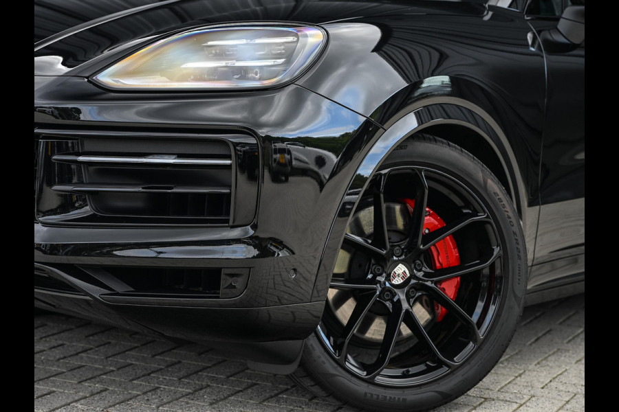 Porsche Cayenne Coupé 3.0 E-Hybrid Black Edition | Sport Chrono | Panoramadak | Bose | HUD | 360 Camera | Stoelventilatie | 18 Wegs Memory | Luchtvering | Soft Close | Ambiance Interieur | Adaptive Cruise | Stuurverwarming | Passagiers Display |
