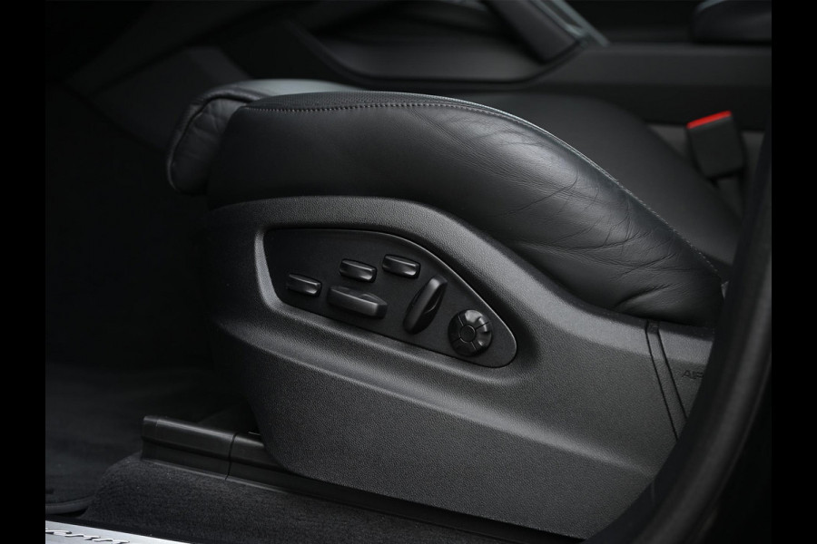 Porsche Cayenne Coupé 3.0 E-Hybrid Black Edition | Sport Chrono | Panoramadak | Bose | HUD | 360 Camera | Stoelventilatie | 18 Wegs Memory | Luchtvering | Soft Close | Ambiance Interieur | Adaptive Cruise | Stuurverwarming | Passagiers Display |
