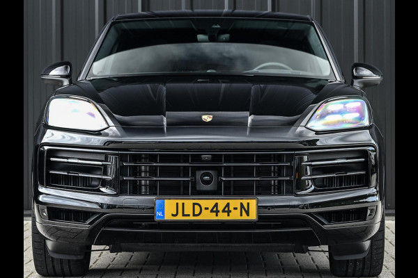 Porsche Cayenne Coupé 3.0 E-Hybrid Black Edition | Sport Chrono | Panoramadak | Bose | HUD | 360 Camera | Stoelventilatie | 18 Wegs Memory | Luchtvering | Soft Close | Ambiance Interieur | Adaptive Cruise | Stuurverwarming | Passagiers Display |