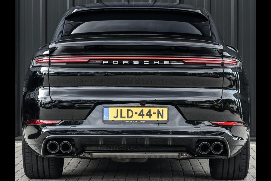 Porsche Cayenne Coupé 3.0 E-Hybrid Black Edition | Sport Chrono | Panoramadak | Bose | HUD | 360 Camera | Stoelventilatie | 18 Wegs Memory | Luchtvering | Soft Close | Ambiance Interieur | Adaptive Cruise | Stuurverwarming | Passagiers Display |