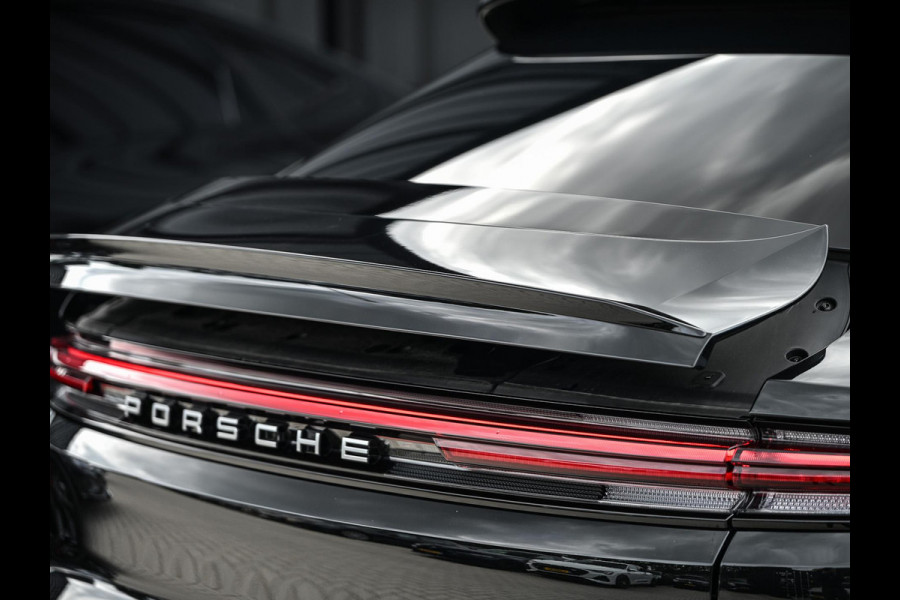 Porsche Cayenne Coupé 3.0 E-Hybrid Black Edition | Sport Chrono | Panoramadak | Bose | HUD | 360 Camera | Stoelventilatie | 18 Wegs Memory | Luchtvering | Soft Close | Ambiance Interieur | Adaptive Cruise | Stuurverwarming | Passagiers Display |