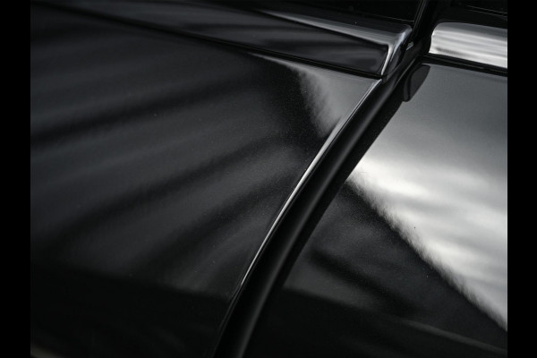 Porsche Cayenne Coupé 3.0 E-Hybrid Black Edition | Sport Chrono | Panoramadak | Bose | HUD | 360 Camera | Stoelventilatie | 18 Wegs Memory | Luchtvering | Soft Close | Ambiance Interieur | Adaptive Cruise | Stuurverwarming | Passagiers Display |