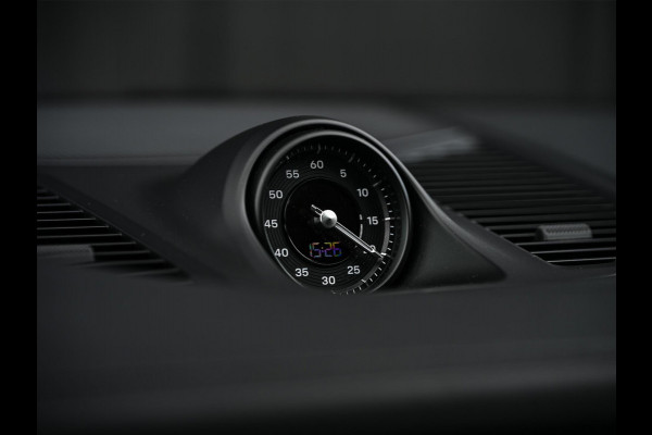 Porsche Cayenne Coupé 3.0 E-Hybrid Black Edition | Sport Chrono | Panoramadak | Bose | HUD | 360 Camera | Stoelventilatie | 18 Wegs Memory | Luchtvering | Soft Close | Ambiance Interieur | Adaptive Cruise | Stuurverwarming | Passagiers Display |