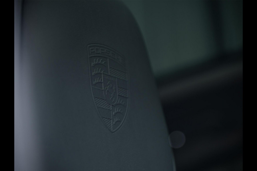 Porsche Cayenne Coupé 3.0 E-Hybrid Black Edition | Sport Chrono | Panoramadak | Bose | HUD | 360 Camera | Stoelventilatie | 18 Wegs Memory | Luchtvering | Soft Close | Ambiance Interieur | Adaptive Cruise | Stuurverwarming | Passagiers Display |