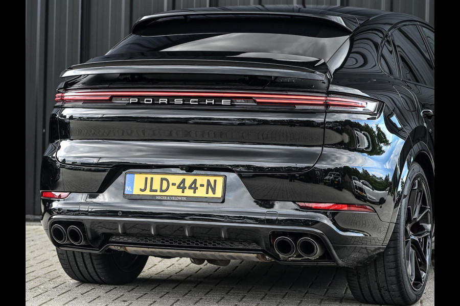 Porsche Cayenne Coupé 3.0 E-Hybrid Black Edition | Sport Chrono | Panoramadak | Bose | HUD | 360 Camera | Stoelventilatie | 18 Wegs Memory | Luchtvering | Soft Close | Ambiance Interieur | Adaptive Cruise | Stuurverwarming | Passagiers Display |
