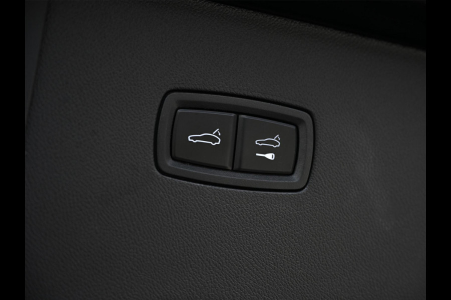 Porsche Cayenne Coupé 3.0 E-Hybrid Black Edition | Sport Chrono | Panoramadak | Bose | HUD | 360 Camera | Stoelventilatie | 18 Wegs Memory | Luchtvering | Soft Close | Ambiance Interieur | Adaptive Cruise | Stuurverwarming | Passagiers Display |