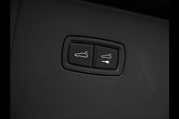 Porsche Cayenne Coupé 3.0 E-Hybrid Black Edition | Sport Chrono | Panoramadak | Bose | HUD | 360 Camera | Stoelventilatie | 18 Wegs Memory | Luchtvering | Soft Close | Ambiance Interieur | Adaptive Cruise | Stuurverwarming | Passagiers Display |