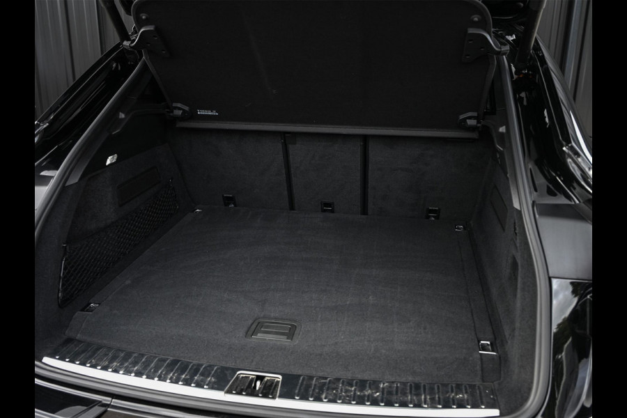 Porsche Cayenne Coupé 3.0 E-Hybrid Black Edition | Sport Chrono | Panoramadak | Bose | HUD | 360 Camera | Stoelventilatie | 18 Wegs Memory | Luchtvering | Soft Close | Ambiance Interieur | Adaptive Cruise | Stuurverwarming | Passagiers Display |