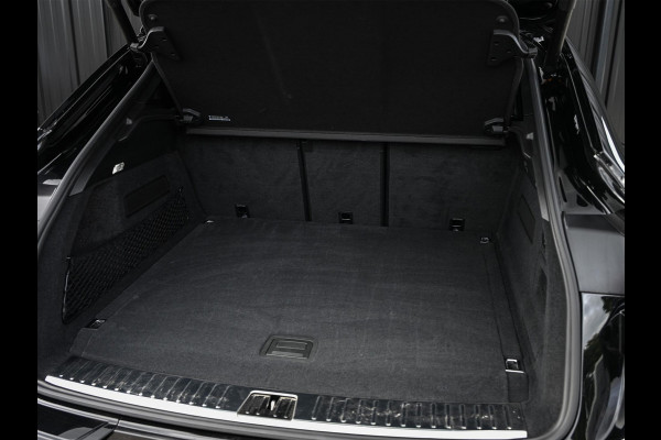 Porsche Cayenne Coupé 3.0 E-Hybrid Black Edition | Sport Chrono | Panoramadak | Bose | HUD | 360 Camera | Stoelventilatie | 18 Wegs Memory | Luchtvering | Soft Close | Ambiance Interieur | Adaptive Cruise | Stuurverwarming | Passagiers Display |
