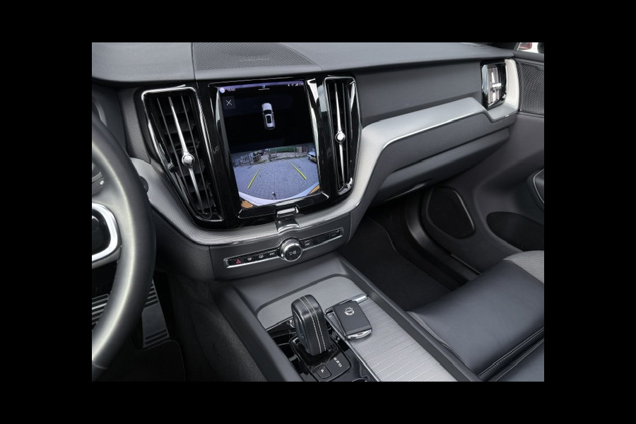 Volvo XC60 2.0 T6 Plug-in hybrid AWD R-Design 340PK|Facelift|Pano|Head up|Memory|Harman Kardon|Keyless|Trekhaak|Camera|21 inch|