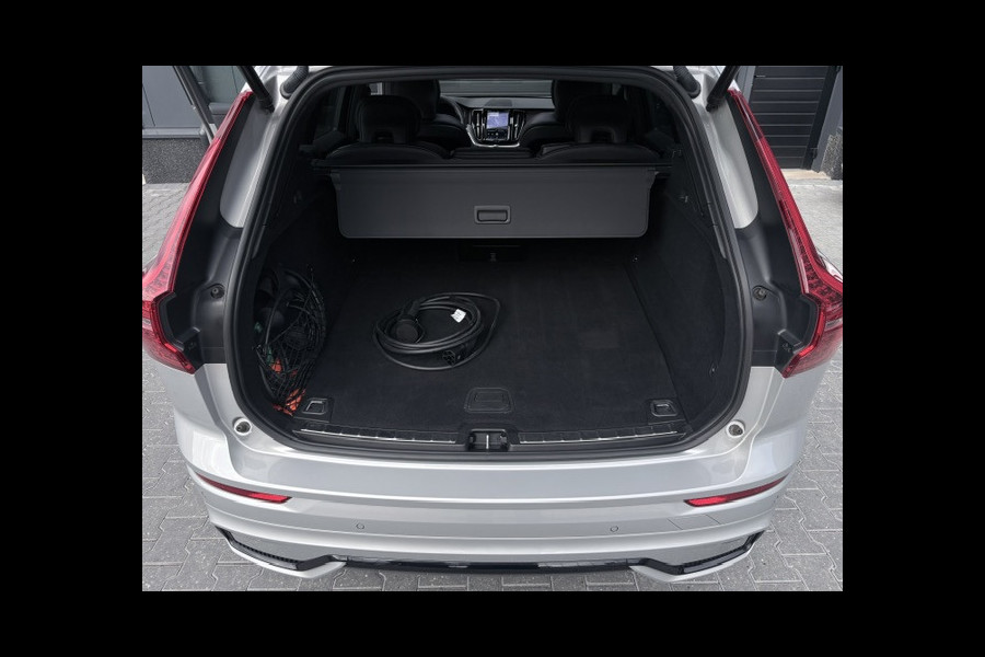 Volvo XC60 2.0 T6 Plug-in hybrid AWD R-Design 340PK|Facelift|Pano|Head up|Memory|Harman Kardon|Keyless|Trekhaak|Camera|21 inch|
