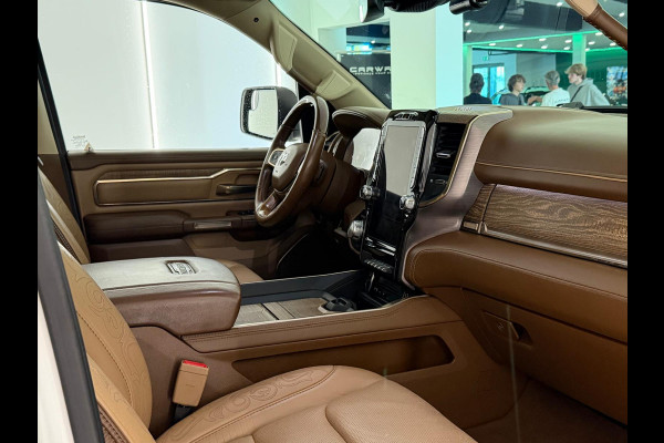 Dodge Ram 1500 5.7 V8 4x4 Limited Longhorn Massage