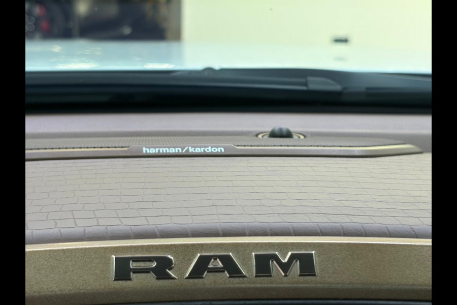 Dodge Ram 1500 5.7 V8 4x4 Limited Longhorn Massage
