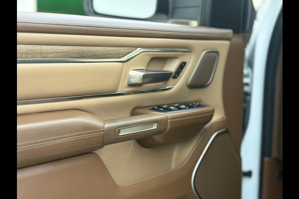 Dodge Ram 1500 5.7 V8 4x4 Limited Longhorn Massage