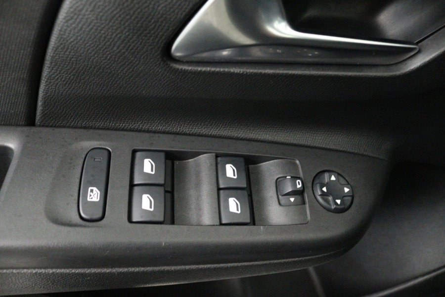 Opel Corsa 1.2 Edition (NAVIGATIE CARPLAY, PARKEERSENSOREN, 1e EIGENAAR, GOED ONDERHOUDEN)