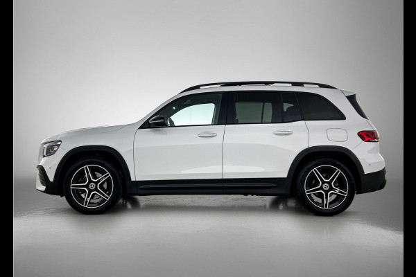 Mercedes-Benz Glb 180 Business Solution AMG AMG Line | Night Pakket | Panorama Schuif-Kanteldak | Parkeerpakket met achteruitrijcamera | Stoelverwarming. Inclusief 24 maanden MB Certified garantie voor Europa.