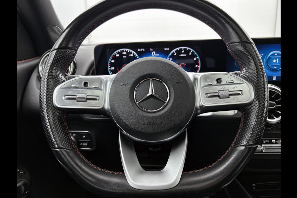 Mercedes-Benz Glb 180 Business Solution AMG AMG Line | Night Pakket | Panorama Schuif-Kanteldak | Parkeerpakket met achteruitrijcamera | Stoelverwarming. Inclusief 24 maanden MB Certified garantie voor Europa.
