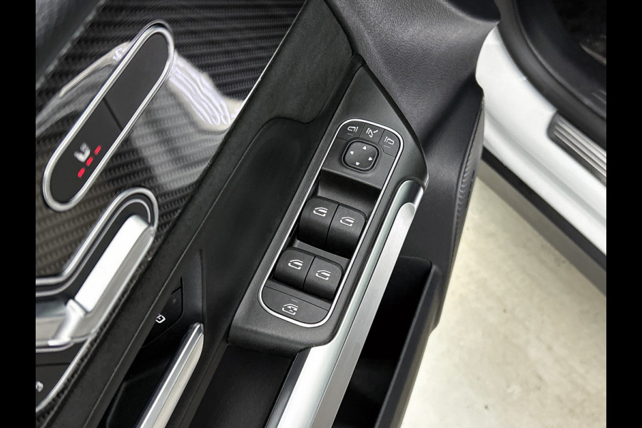 Mercedes-Benz Glb 180 Business Solution AMG AMG Line | Night Pakket | Panorama Schuif-Kanteldak | Parkeerpakket met achteruitrijcamera | Stoelverwarming. Inclusief 24 maanden MB Certified garantie voor Europa.