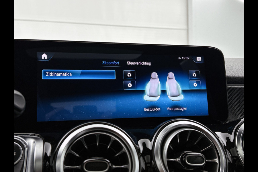 Mercedes-Benz Glb 180 Business Solution AMG AMG Line | Night Pakket | Panorama Schuif-Kanteldak | Parkeerpakket met achteruitrijcamera | Stoelverwarming. Inclusief 24 maanden MB Certified garantie voor Europa.