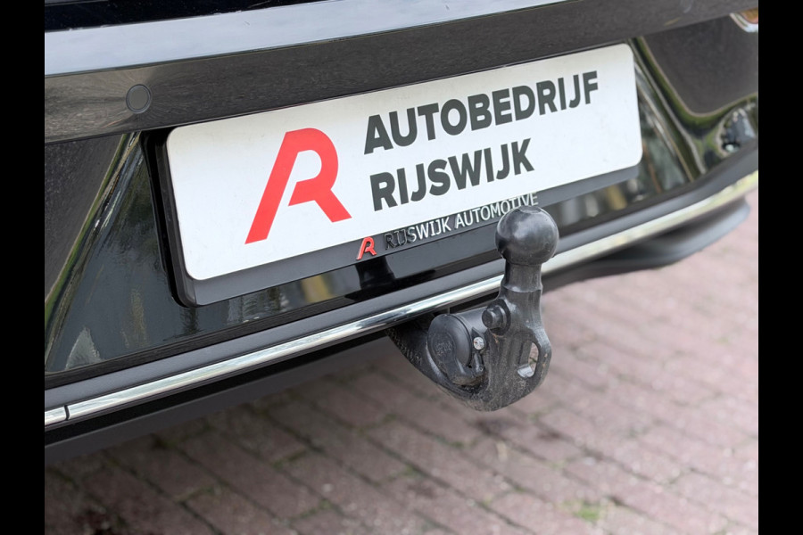 Volkswagen Golf 1.5 eTSI R-Line Pano/Memory/Matrix