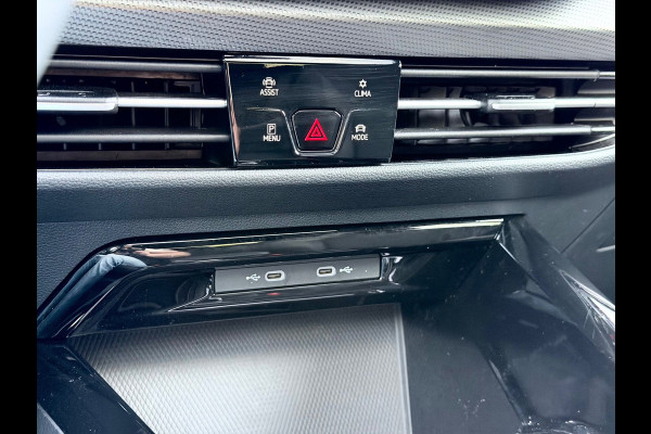 Volkswagen Golf 1.5 eTSI R-Line Pano/Memory/Matrix