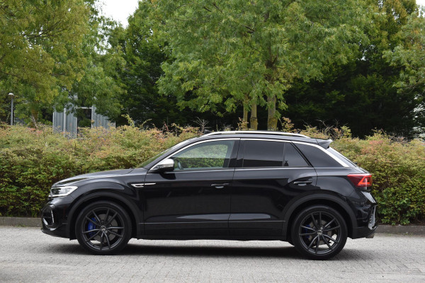 Volkswagen T-Roc 2.0 TSI 4Motion R Pano Akra Lane Camera ACC Trekhaak