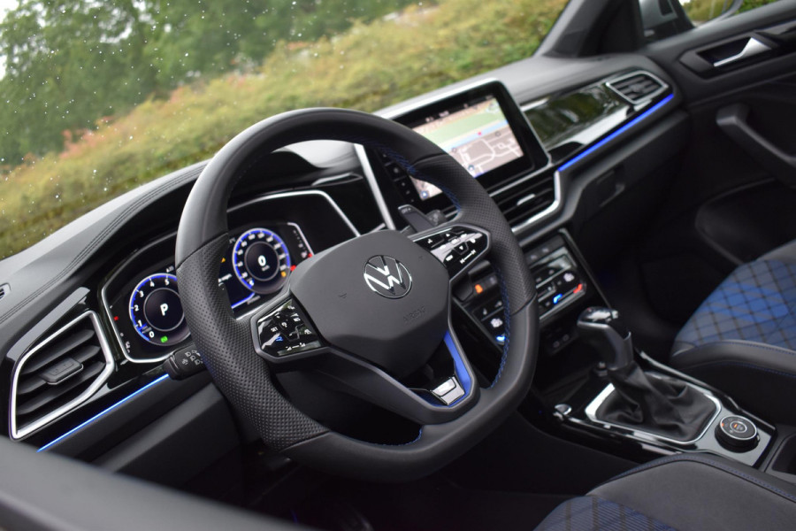 Volkswagen T-Roc 2.0 TSI 4Motion R Pano Akra Lane Camera ACC Trekhaak