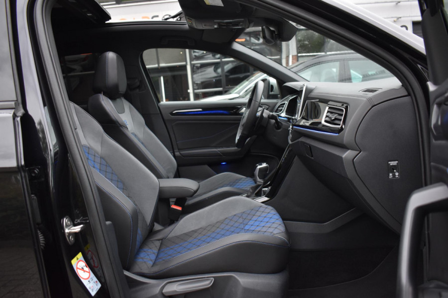 Volkswagen T-Roc 2.0 TSI 4Motion R Pano Akra Lane Camera ACC Trekhaak