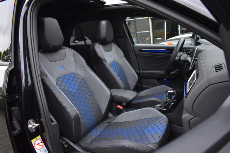 Volkswagen T-Roc 2.0 TSI 4Motion R Pano Akra Lane Camera ACC Trekhaak