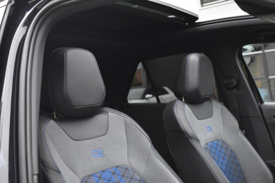 Volkswagen T-Roc 2.0 TSI 4Motion R Pano Akra Lane Camera ACC Trekhaak