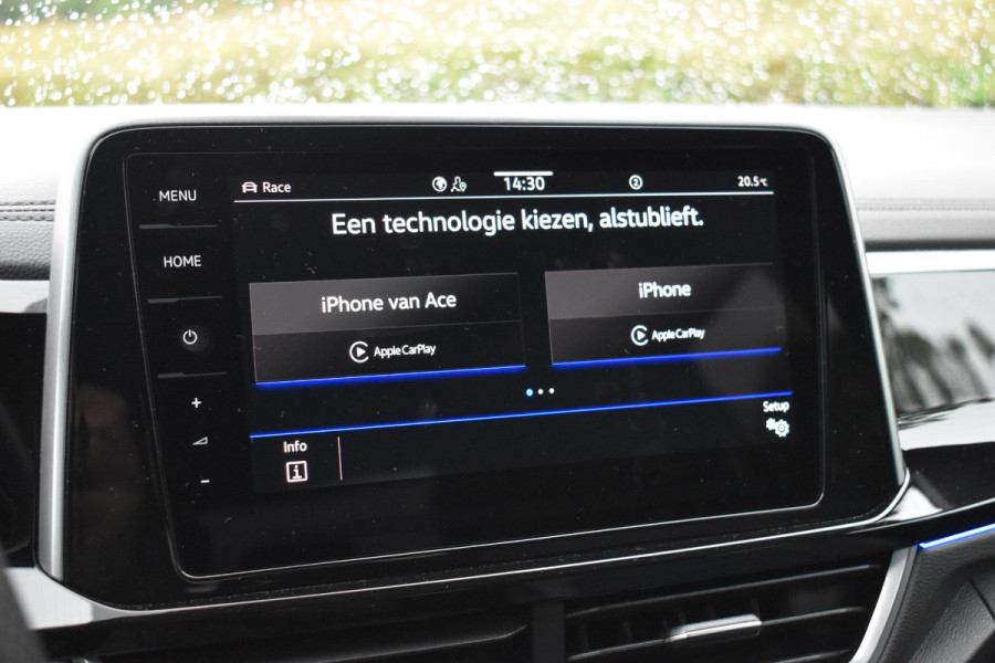 Volkswagen T-Roc 2.0 TSI 4Motion R Pano Akra Lane Camera ACC Trekhaak