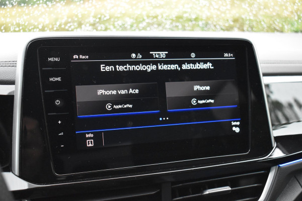 Volkswagen T-Roc 2.0 TSI 4Motion R Pano Akra Lane Camera ACC Trekhaak