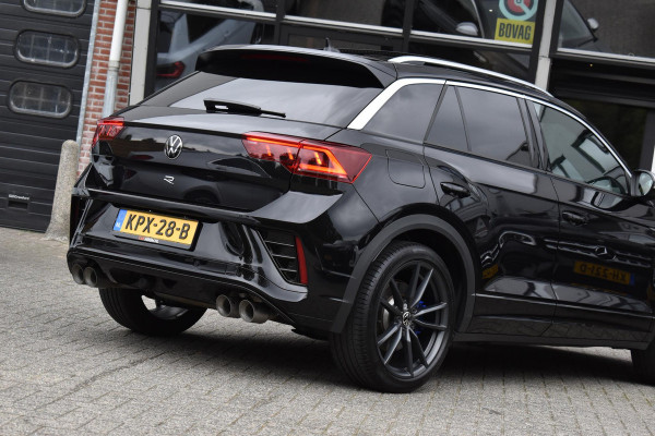 Volkswagen T-Roc 2.0 TSI 4Motion R Pano Akra Lane Camera ACC Trekhaak