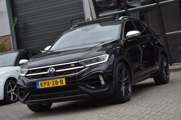 Volkswagen T-Roc 2.0 TSI 4Motion R Pano Akra Lane Camera ACC Trekhaak