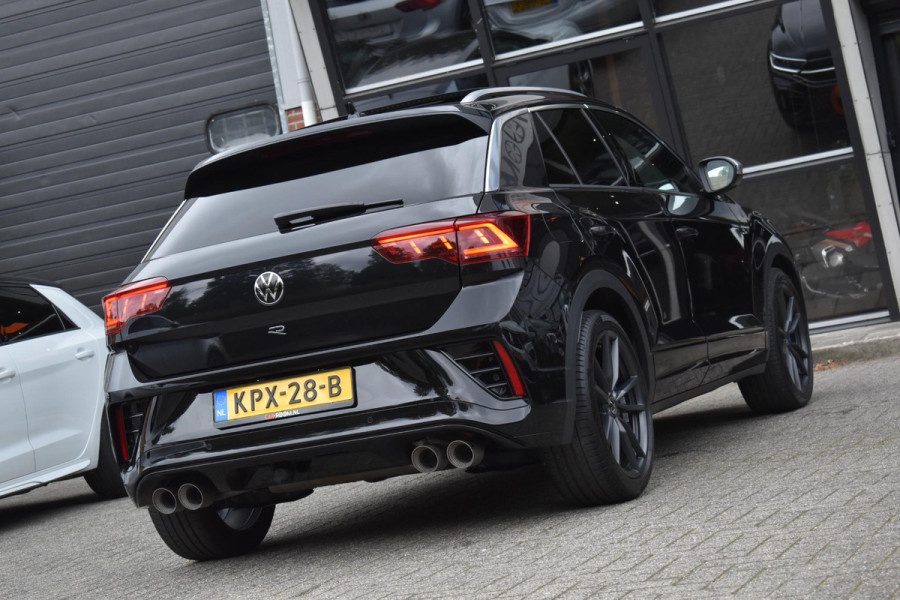 Volkswagen T-Roc 2.0 TSI 4Motion R Pano Akra Lane Camera ACC Trekhaak
