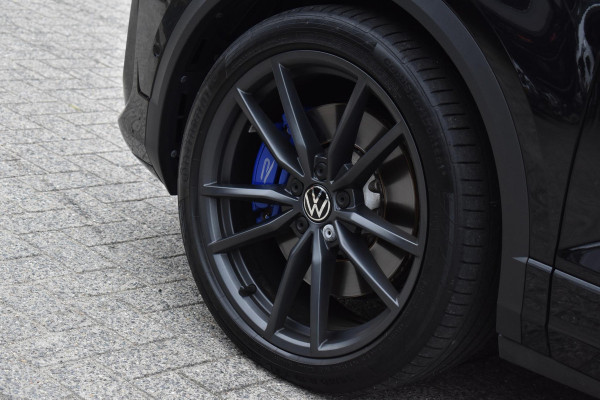 Volkswagen T-Roc 2.0 TSI 4Motion R Pano Akra Lane Camera ACC Trekhaak
