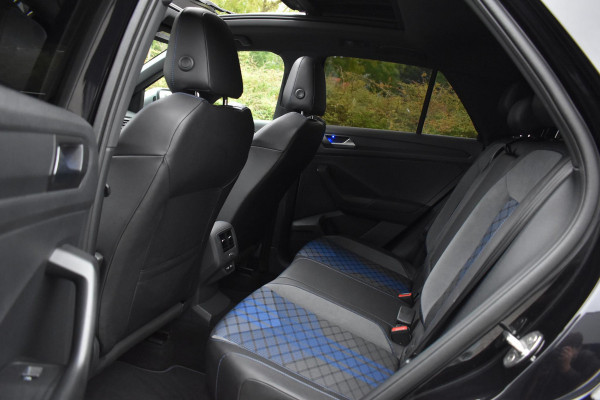 Volkswagen T-Roc 2.0 TSI 4Motion R Pano Akra Lane Camera ACC Trekhaak