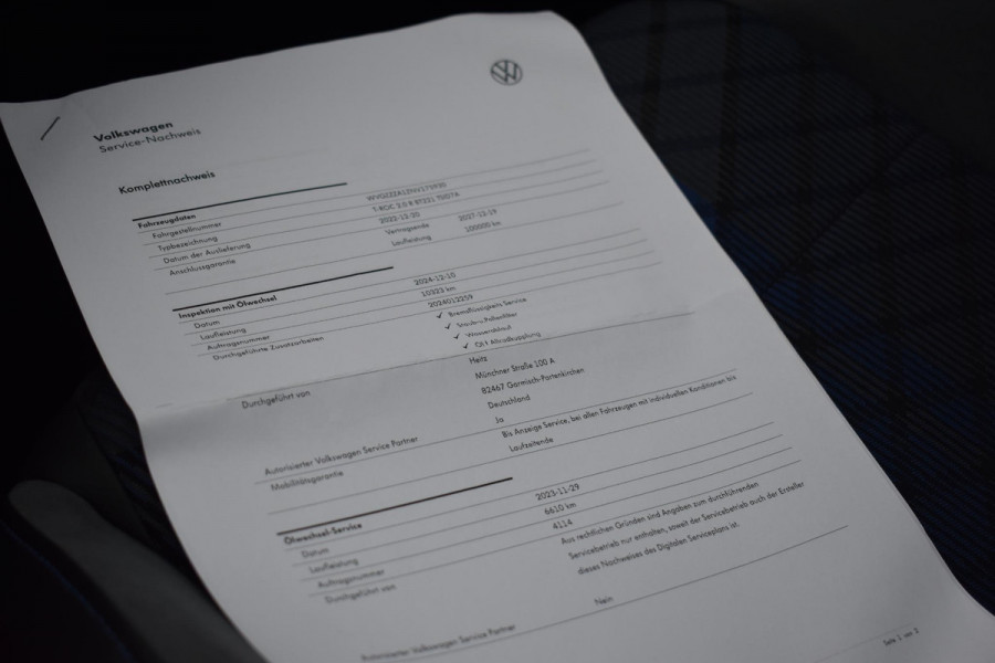 Volkswagen T-Roc 2.0 TSI 4Motion R Pano Akra Lane Camera ACC Trekhaak