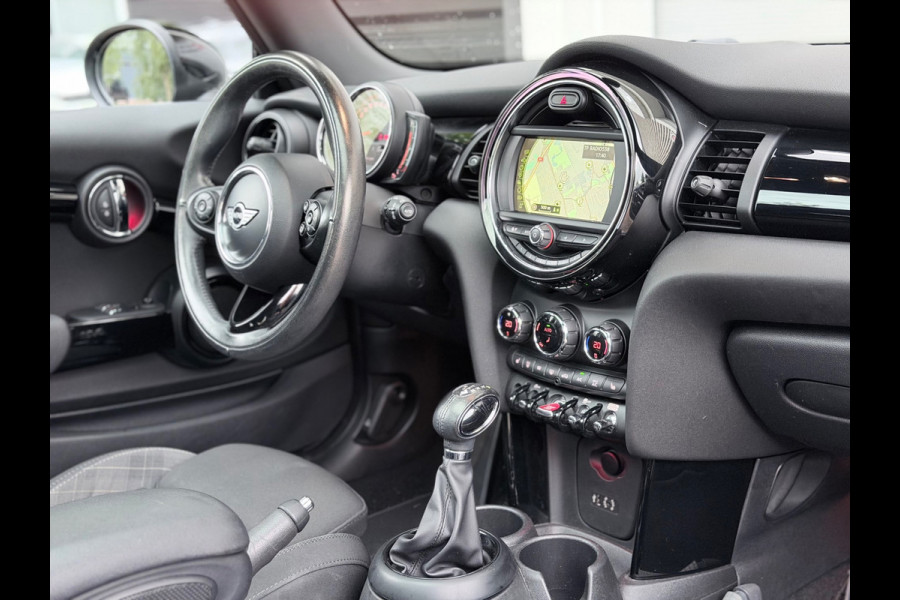 MINI 3-deurs 1.5 Cooper Chili Business Pano/Xenon/Navi