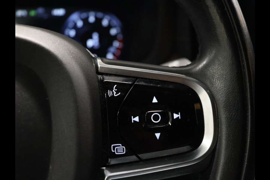 Volvo XC60 2.0 B4 Inscription [SCHUIFKANTELDAK, APPLECARPLAY, ANDROID, STOELVERWARMING, CRUISE CONTROL, STUURVERWARMING, HARMAN/KARDON AUDIO, MEMORY SEATS, HEAD UP DISPLAY, DIGITAL DASH, 360 CAMERA, ELEKTRISCHE ACHTERKLEP