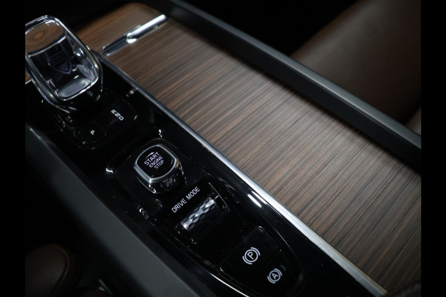Volvo XC60 2.0 B4 Inscription [SCHUIFKANTELDAK, APPLECARPLAY, ANDROID, STOELVERWARMING, CRUISE CONTROL, STUURVERWARMING, HARMAN/KARDON AUDIO, MEMORY SEATS, HEAD UP DISPLAY, DIGITAL DASH, 360 CAMERA, ELEKTRISCHE ACHTERKLEP